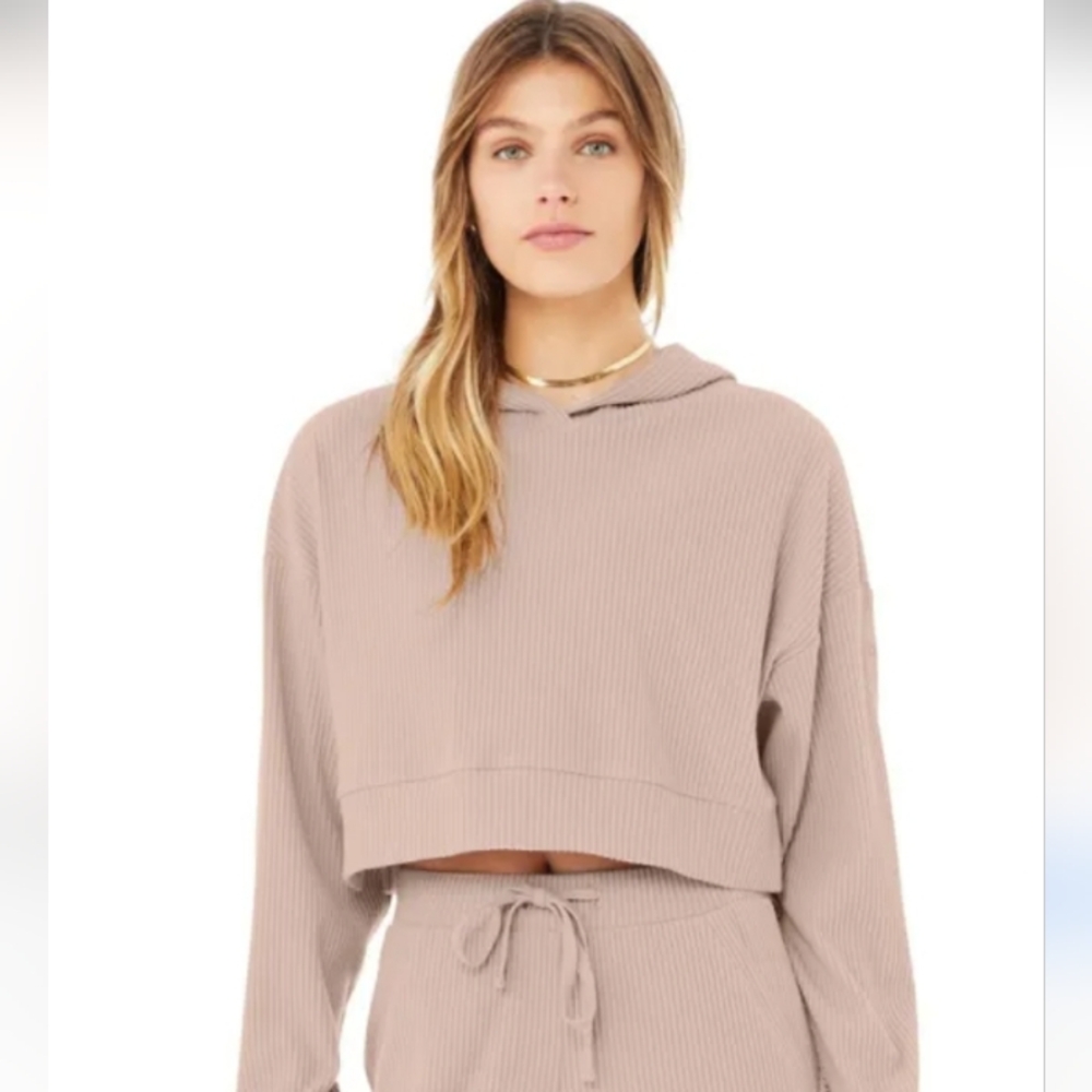 Alo Yoga Muse Ribbed Hoodie Cropped Sweatshirt Top In Light Mauve
